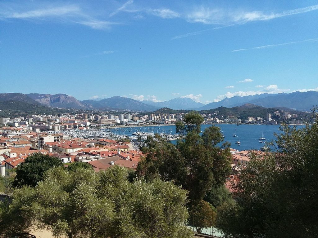 vue sur les hauteurs d'Ajaccio